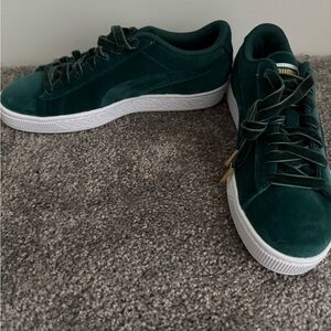 Puma Men's Dark Green Suede Sneakers